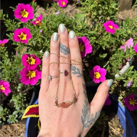 Peach moonstone mini interchangable necklace - Picture 3 of 3